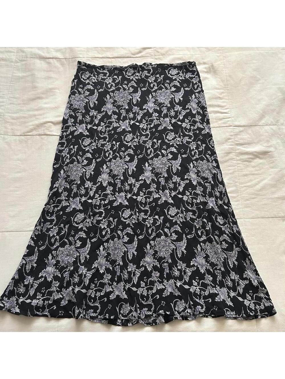 Black & purple floral textured silk midi skirt with zipper closure - Picture 1 of 7